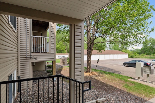 1225 Ferndale St N Unit B16, Maplewood, MN 55119 - view of patio / terrace