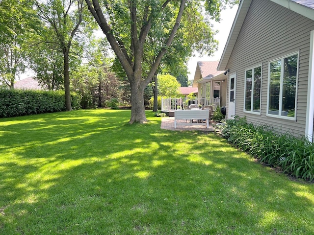 1715 Hansen Dr SW, Willmar, MN 56201 - view of green lawn