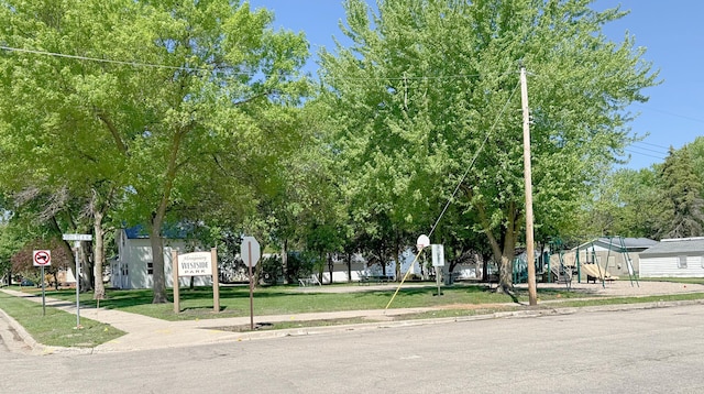 410 Spruce Ave NW, Montgomery, MN 56069 - view of property's community