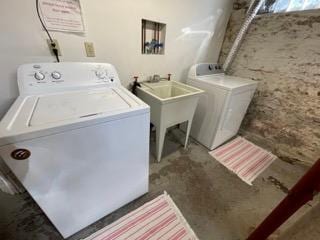 2204 Girard Ave S, Minneapolis, MN 55405 - laundry room with separate washer and dryer