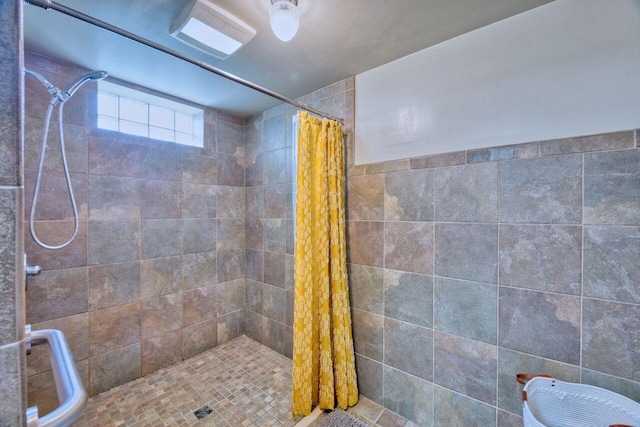417 Main St S, Aurora, MN 55705 - bathroom with tiled shower