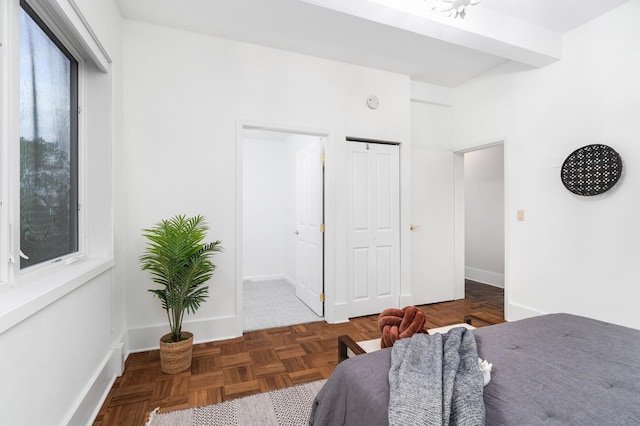 1101 Skyline Pkwy, Duluth, MN 55805 - bedroom with baseboards and a closet