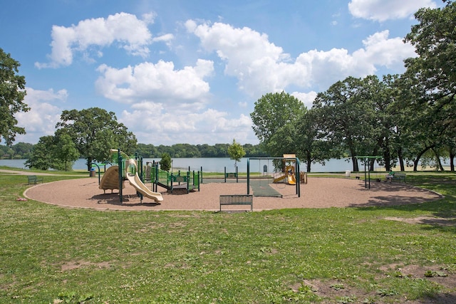 1418 Payne Ave, Saint Paul, MN 55130 - community play area with a lawn