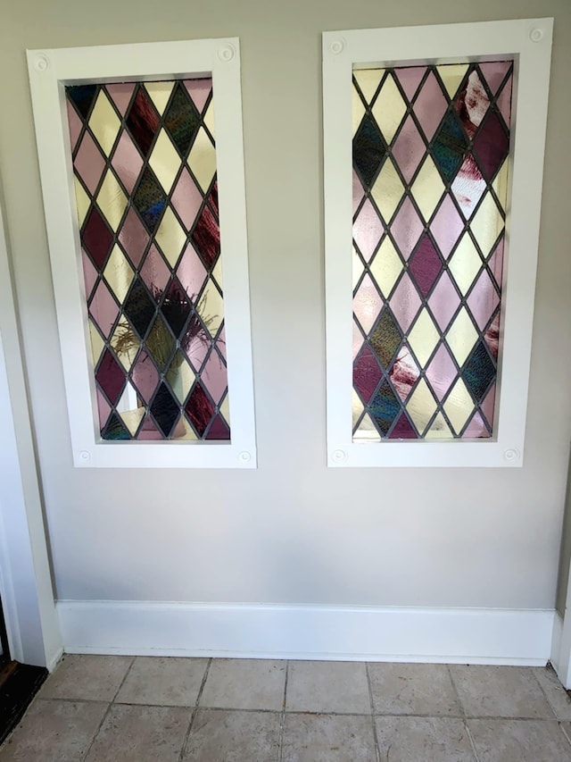 1418 Payne Ave, Saint Paul, MN 55130 - detailed view of baseboards