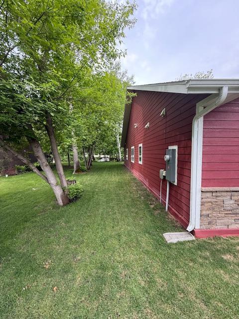 6207 Lagoon Dr NE, Bemidji, MN 56601 - view of grassy yard