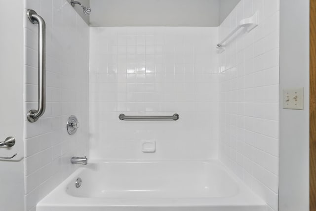 6251 Magda Dr Unit B, Maple Grove, MN 55369 - full bathroom featuring  shower combination