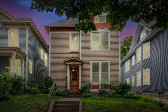 492 Dayton Ave, Saint Paul, MN 55102 - view of front of home with a front lawn