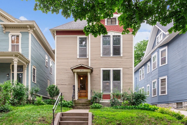 492 Dayton Ave, Saint Paul, MN 55102 - view of front of home with a front yard
