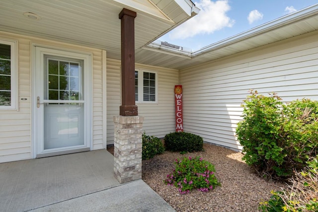 2475 Mossy Creek Dr NE, Owatonna, MN 55060 - property entrance
