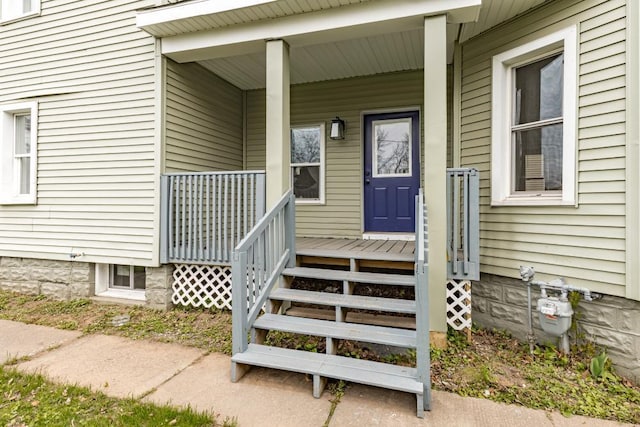 319 60th Ave W, Duluth, MN 55807 - doorway to property featuring a porch