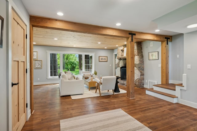 605 Stubbs Bay Rd, Orono, MN 55356 - living area featuring wood finished floors, recessed lighting, and baseboards