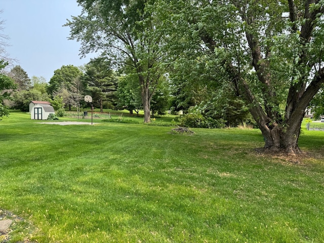 155 Outer Dr, Le Sueur, MN 56058 - view of green lawn