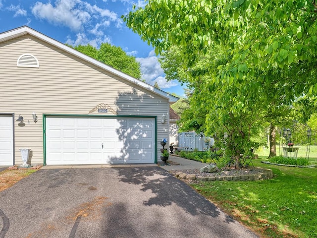 5420 Saxony Ct, White Bear Twp, MN 55110 - garage with asphalt driveway