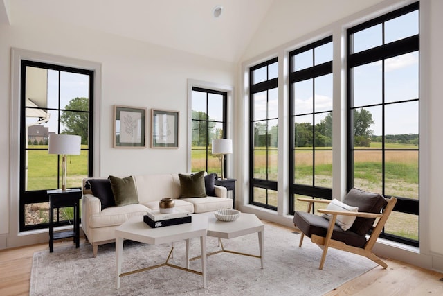7937 Eldorado Rd, Credit River Twp, MN 55372 - sunroom featuring vaulted ceiling