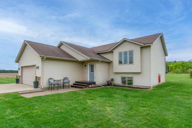 7903 Long Lake Bay Rd, Brainerd, MN 56401 - view of front facade with an attached garage, driveway, a front lawn, and roof with shingles