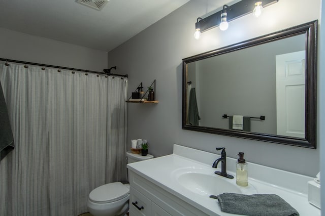 7903 Long Lake Bay Rd, Brainerd, MN 56401 - full bath featuring vanity, toilet, and a shower with curtain