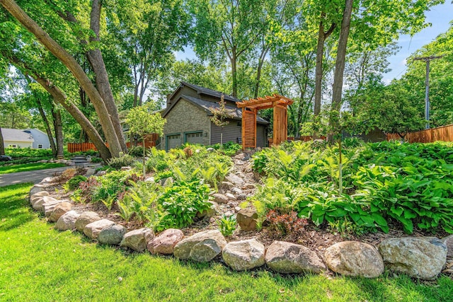 2195 Bayview Pl, Orono, MN 55391 - view of yard featuring a garage
