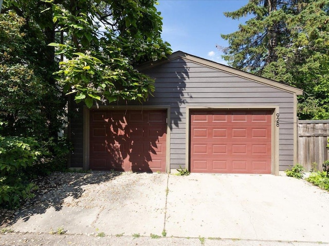 928 Franklin Ter, Minneapolis, MN 55406 - view of detached garage