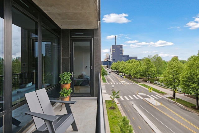 215 10th Ave S Unit 312, Minneapolis, MN 55415 - view of balcony