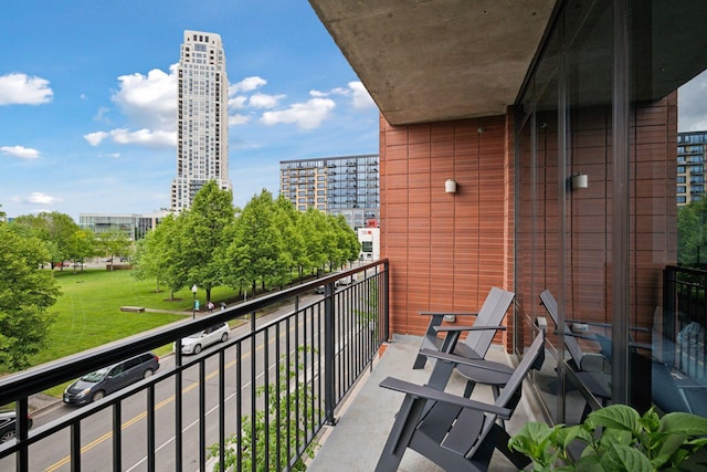 215 10th Ave S Unit 312, Minneapolis, MN 55415 - balcony with a view of city