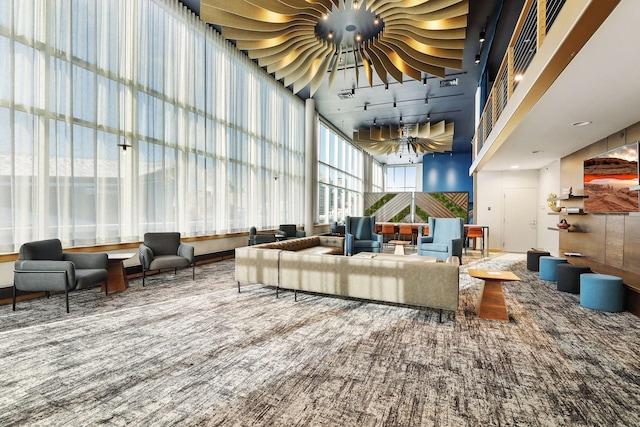 215 10th Ave S Unit 312, Minneapolis, MN 55415 - building lobby with a high ceiling