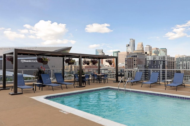 215 10th Ave S Unit 312, Minneapolis, MN 55415 - community pool with a patio