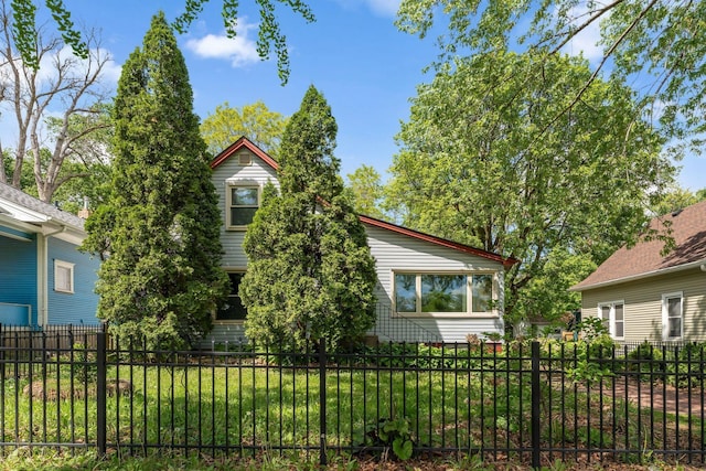 39 Magnolia Ave E, Saint Paul, MN 55117 - view of front of home