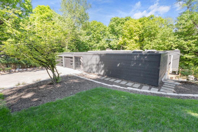 18101 Woolman Dr, Minnetonka, MN 55345 - view of grassy yard