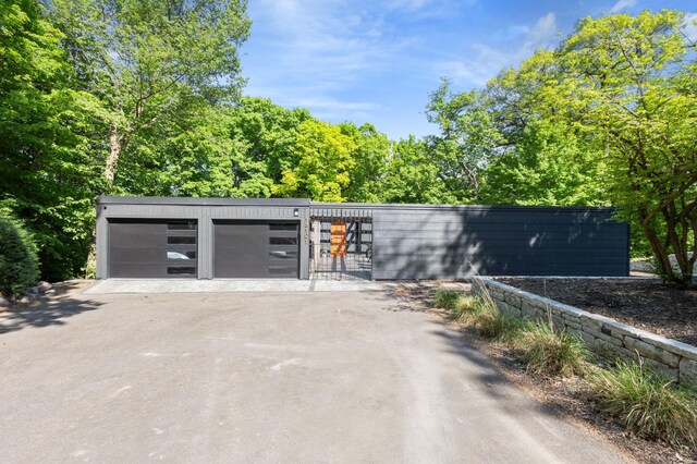 18101 Woolman Dr, Minnetonka, MN 55345 - view of detached garage