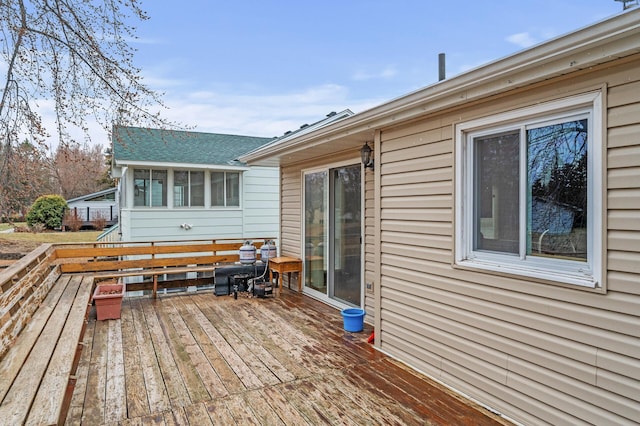 4017 Fordham Dr NE, Saint Anthony, MN 55421 - view of deck