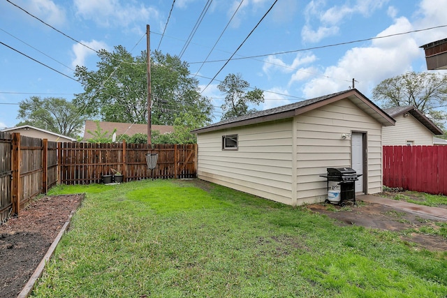 148 21st Ave N, Saint Cloud, MN 56303 - view of yard with an outdoor structure