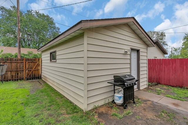 148 21st Ave N, Saint Cloud, MN 56303 - view of outbuilding featuring a fenced backyard