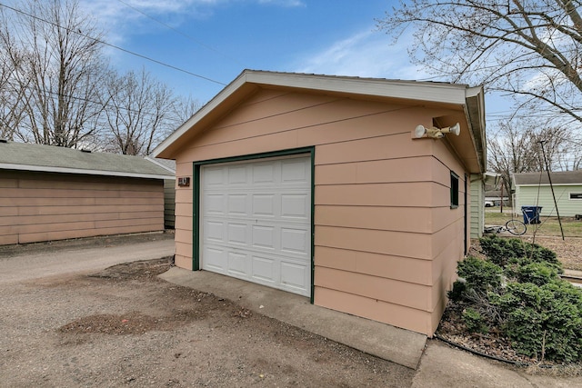 1410 12th Ave N, Saint Cloud, MN 56303 - detached garage with driveway