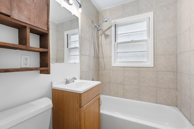 1507 7th Ave NW, Rochester, MN 55901 - full bath featuring toilet, vanity, and washtub / shower combination
