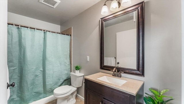 13590 Jesse St, Becker, MN 55308 - bathroom with toilet, vanity, and a shower with shower curtain