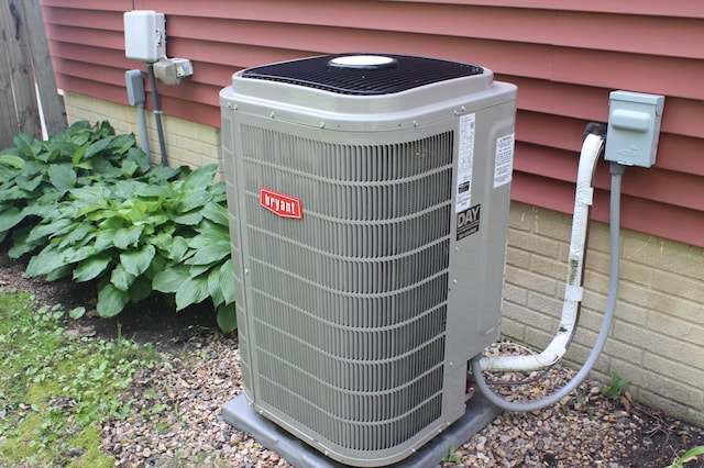 835 Park St, Fairmont, MN 56031 - exterior view of central AC unit