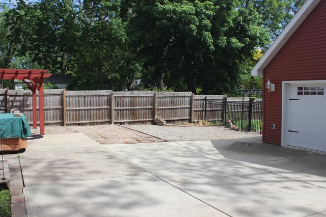835 Park St, Fairmont, MN 56031 - view of patio