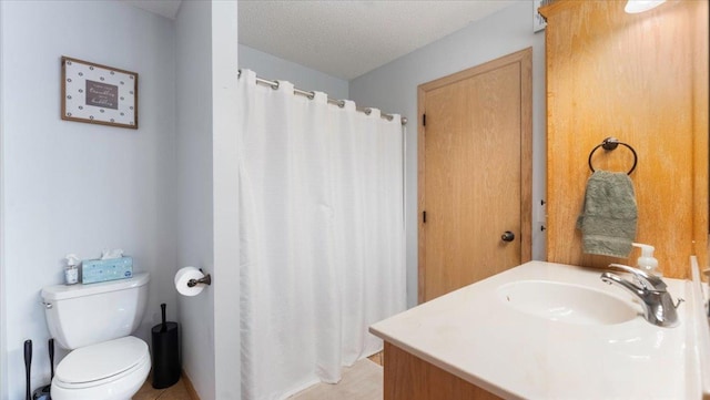 24405 18th Ave, Saint Augusta, MN 56301 - full bathroom with toilet, vanity, and curtained shower