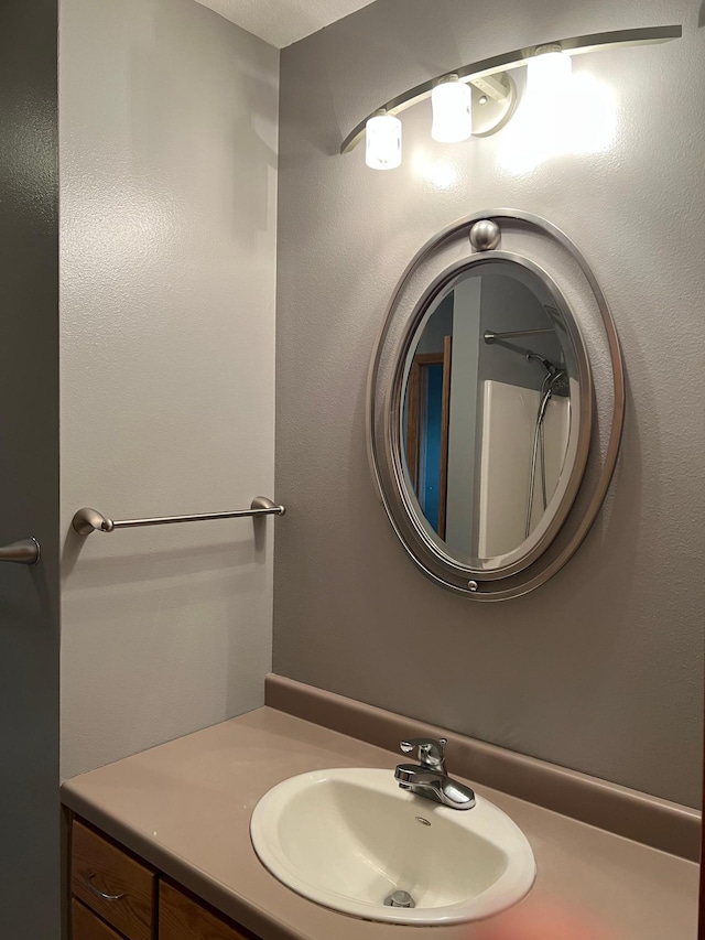 205 Darling Pl, Alexandria, MN 56308 - bathroom with vanity