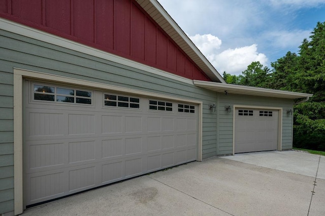 2851 120th Ave SW, Willmar, MN 56201 - garage with concrete driveway