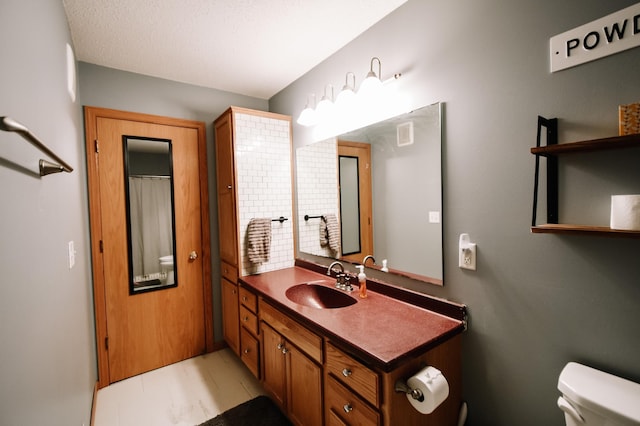2778 Ridgeview Ln, Red Wing, MN 55066 - full bathroom with vanity and toilet