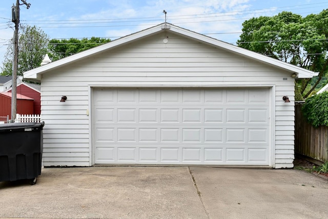 919 Howard St, Winona, MN 55987 - view of detached garage