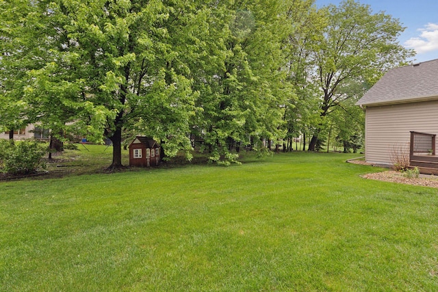 9885 Troy Ln N, Maple Grove, MN 55311 - view of green lawn