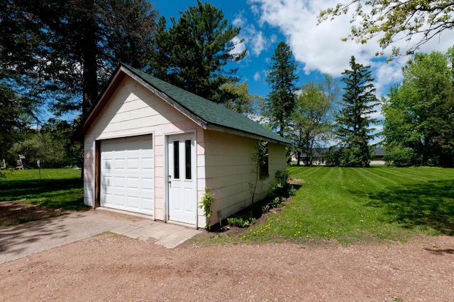 915 Knapp St, Rice Lake, WI 54868 - detached garage with driveway