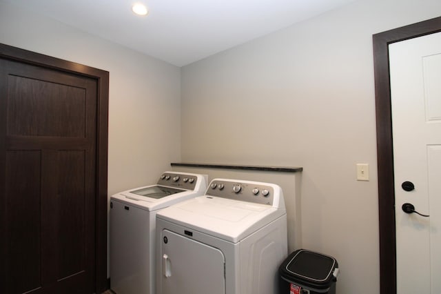 1707 17th St NW, Willmar, MN 56201 - laundry room with washing machine and dryer
