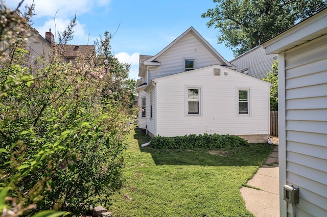 3545 Minnehaha Ave, Minneapolis, MN 55406 - view of side of home with a yard