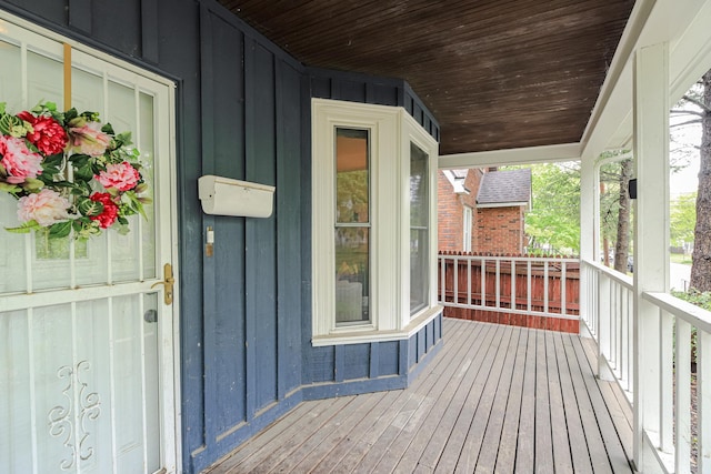 1066 Reaney Ave, Saint Paul, MN 55106 - view of wooden porch
