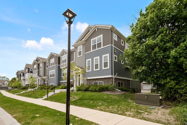 7602 Connie Ln, Inver Grove Heights, MN 55076 - view of property with a residential view
