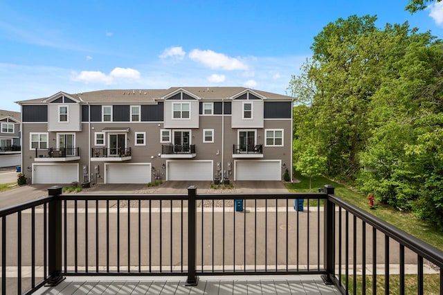 7602 Connie Ln, Inver Grove Heights, MN 55076 - deck with a residential view