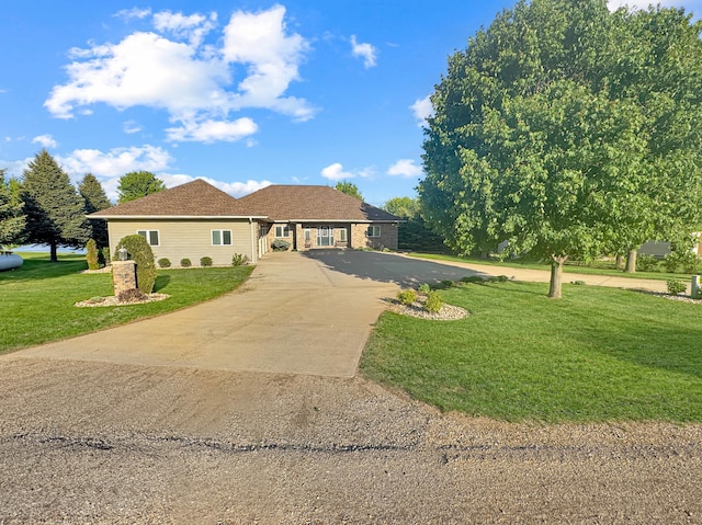 16 Pheasant Dr, Mason Twp, MN 56172 - single story home featuring concrete driveway and a front yard